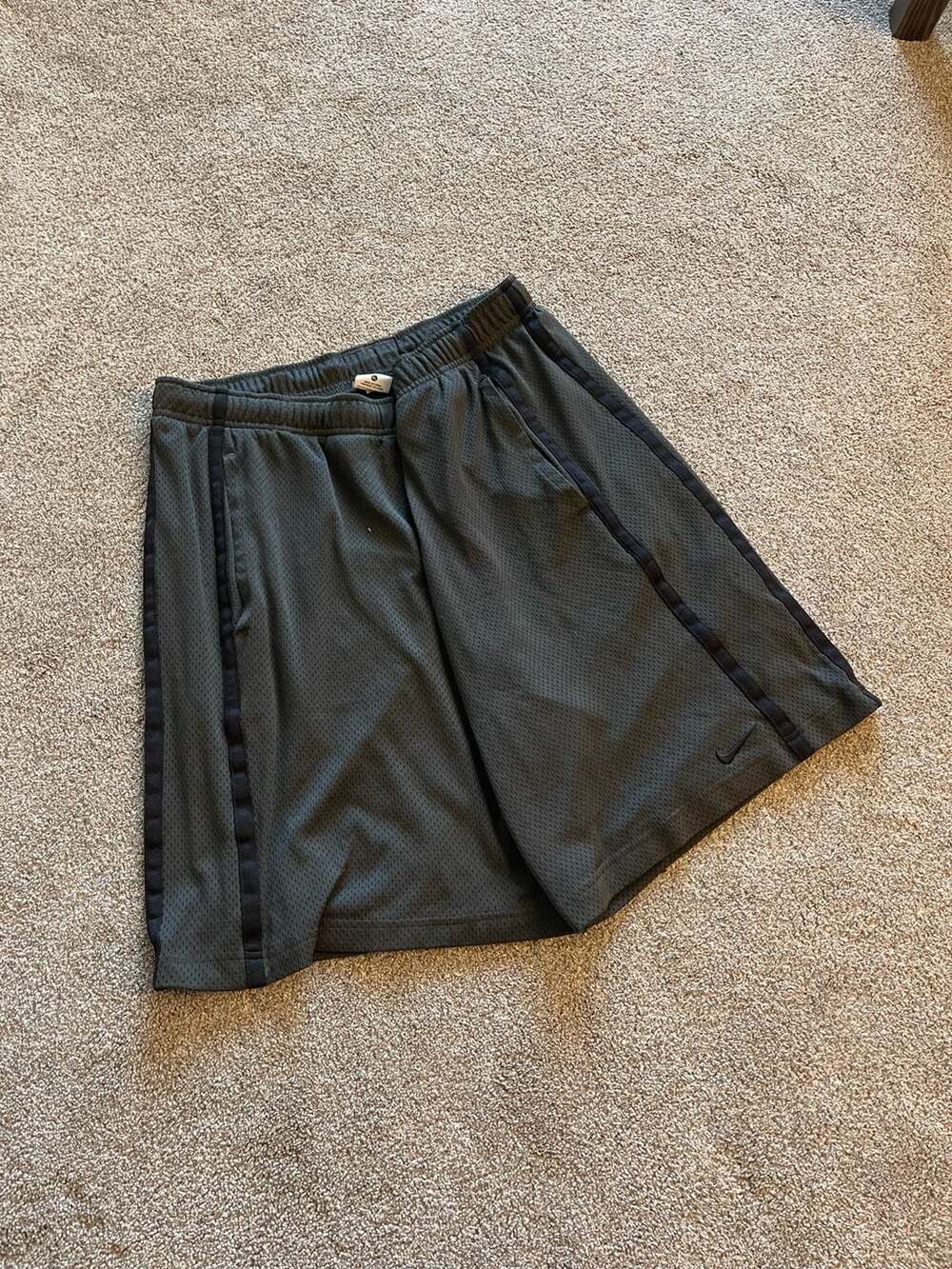 VTG Y2K Nike Basketball Shorts Size XL Gray Black Mesh Athletic Gym Pockets